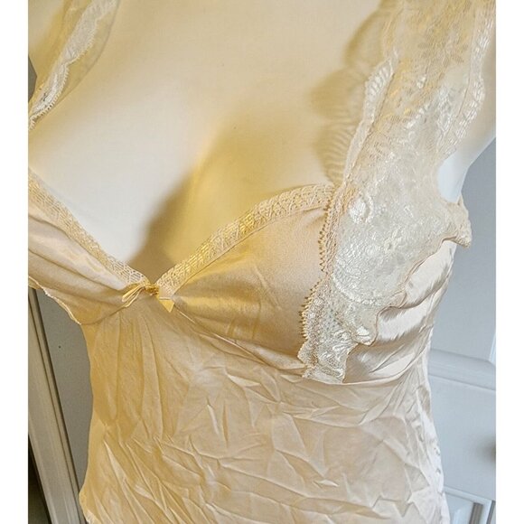 Vtg Bali Women's Sleeveless Camisole Cami Tank Lave Accents Satin Nylon Size 38 - Picture 3 of 11